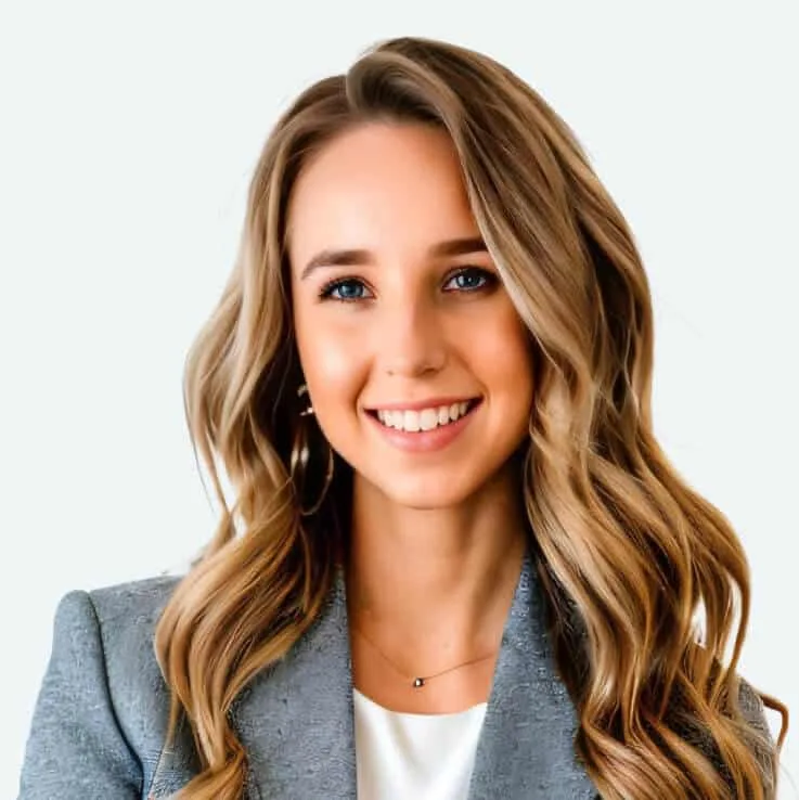 Елена Гарницарик, Эксперт