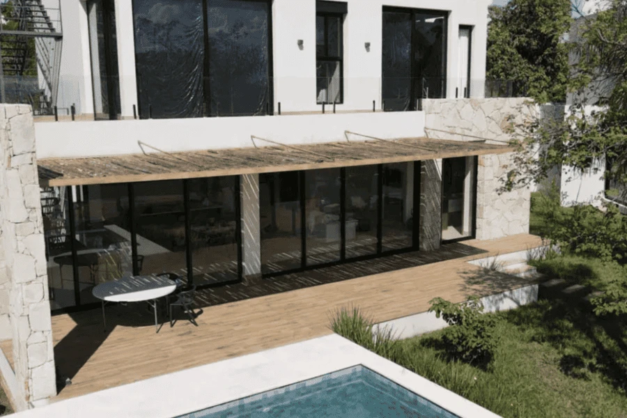 Luxury villa near a lake