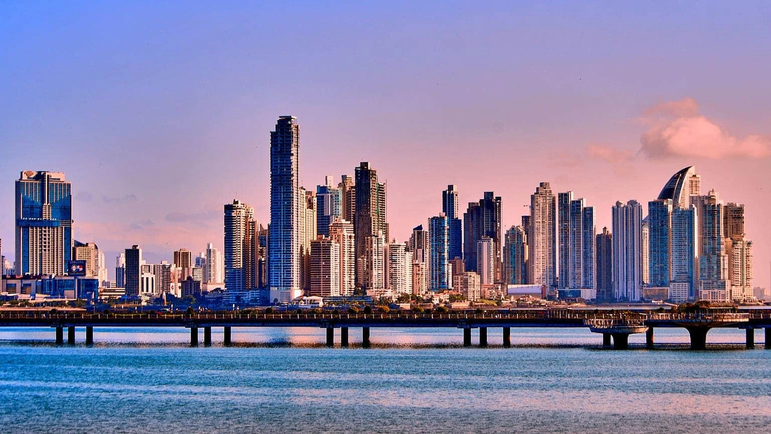 Panama Golden Visa ve Daimi İkamet İçin Diğer Yollar: Gereklilikler ve Avantajlar