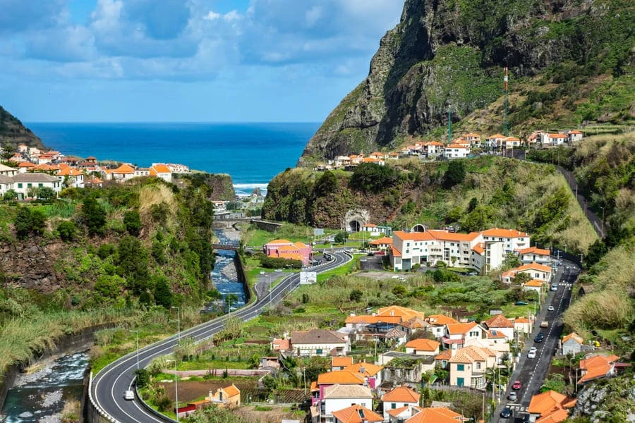 americans moving to portugal
